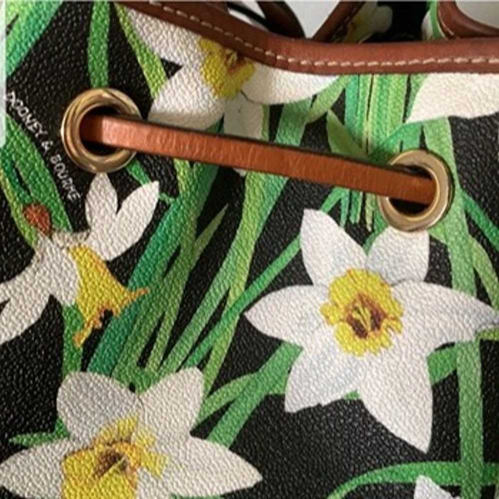 Like NEW Dooney and Bourke RARE PRINT DAFFODIL Mu… - image 5