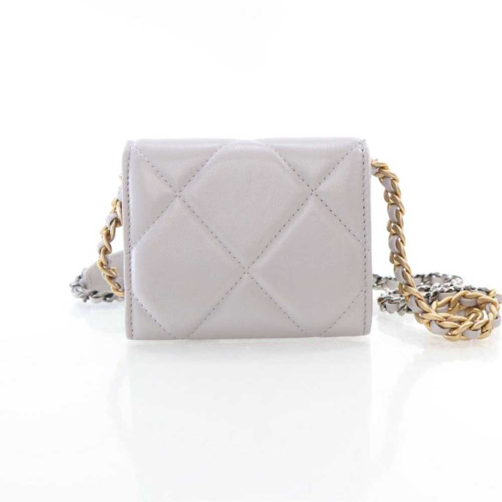 Chanel Chanel 19 leather mini bag - image 11