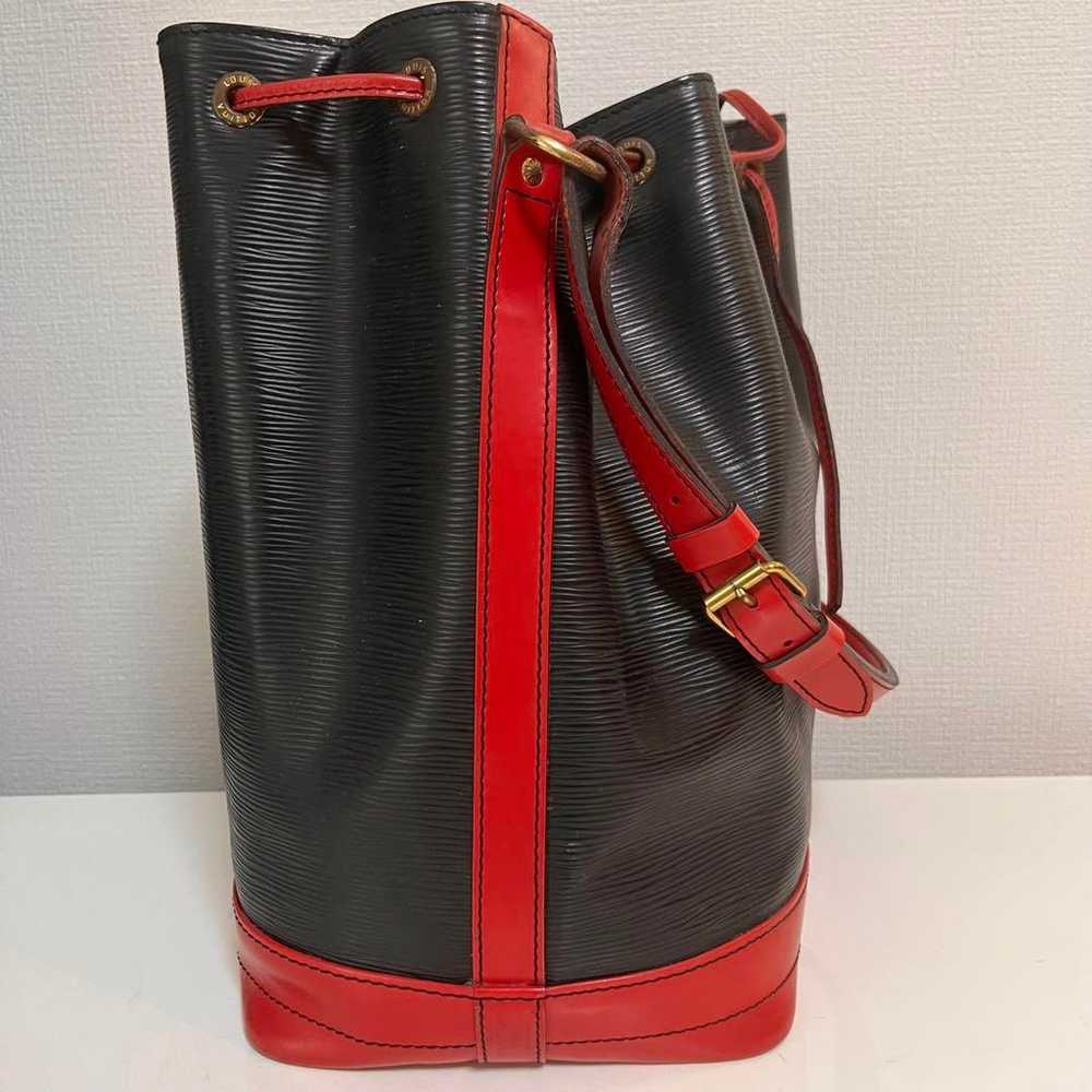 Louis Vuitton Epi Noe Noir Red Bicolor Pouch - image 4