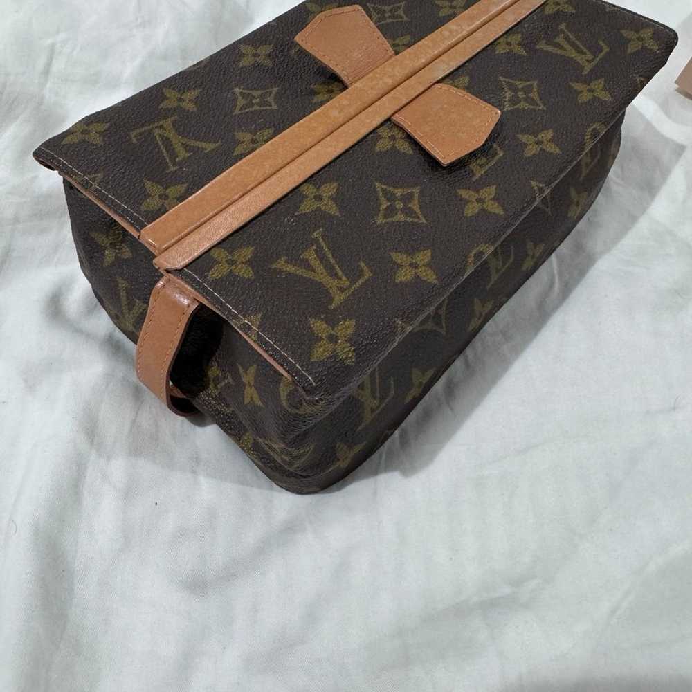 Louis Vuitton Vintage Saks Dopp Kit Toiletry Mono… - image 5