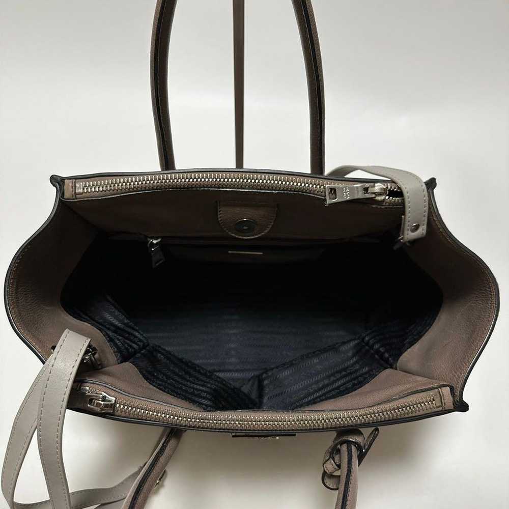 e62 PRADA Triangular Logo Grey Leather 2way Shoul… - image 9