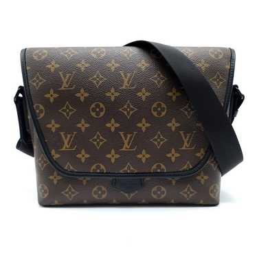 LOUIS VUITTON MAGNETIC MESSENGER MONOGRAM MACASSAR