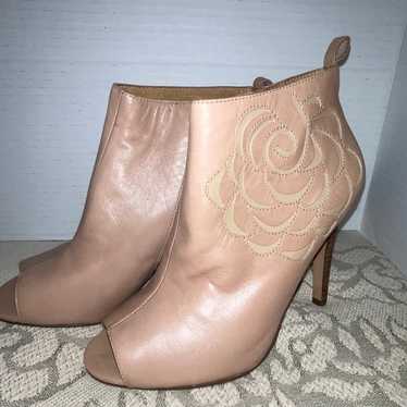 Vince camuto sarita booties New