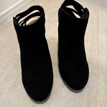 Black suede Nine West