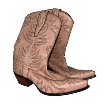 Vintage offers GUESS Women’s Tan Leather Western Boots