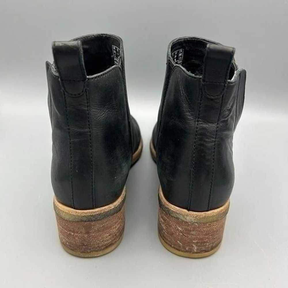 Women's Clarks Originals 8 Booties Black Leather … - image 9