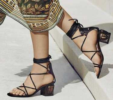 【VALENTINO】アーカイブ フラワー レザーサンダル 関送料込み VALENTINO】アーカイブ フラワー レザーサンダル 関送料込み