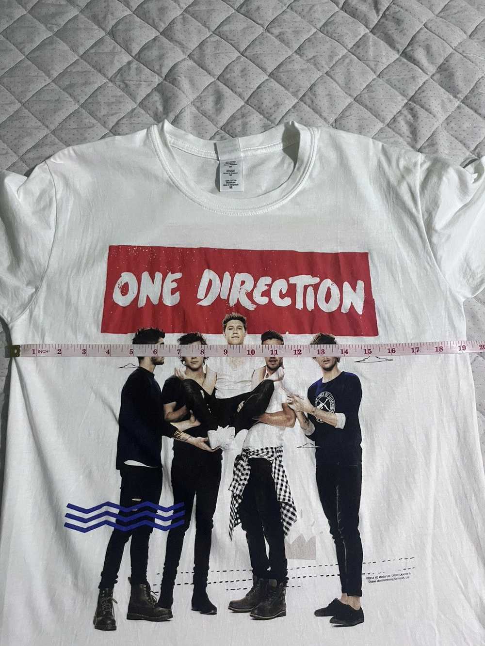 Vintage One direction 2014 Official Tour shirt - image 3