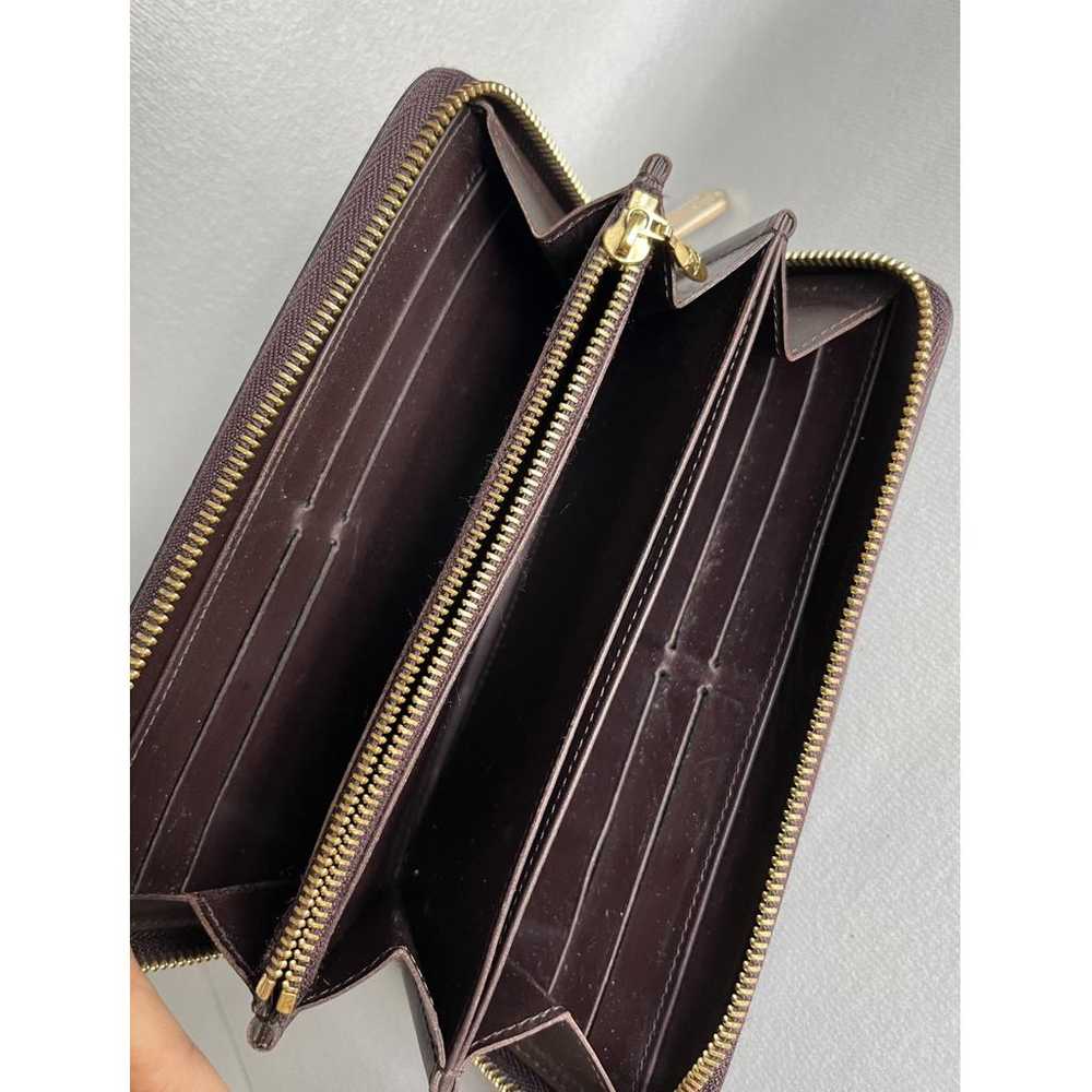 Louis Vuitton Zippy leather purse - image 8