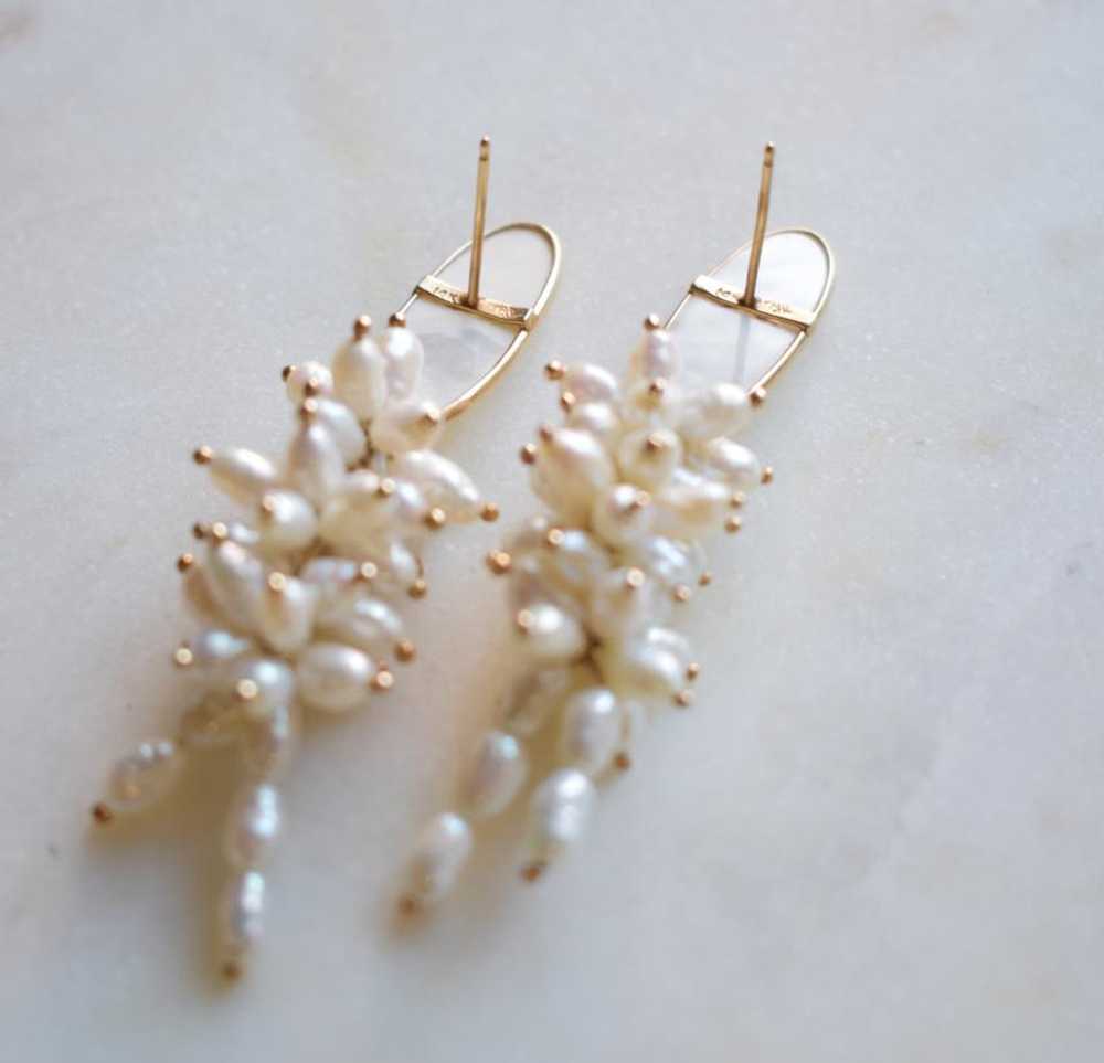 Donna Chambers 14K Gold Mother of Pearl Earrings … - image 4