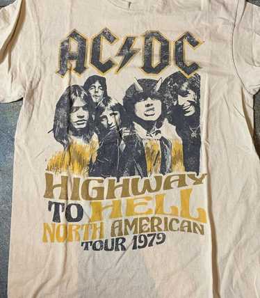 Designer AC/DC Preowned Medium T-shirt