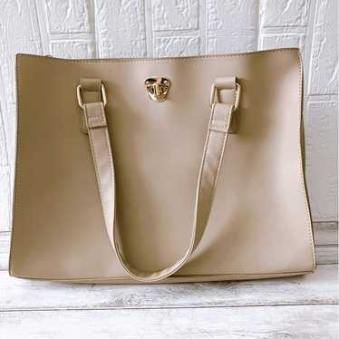 Ladies tote bag in beige color. - image 1