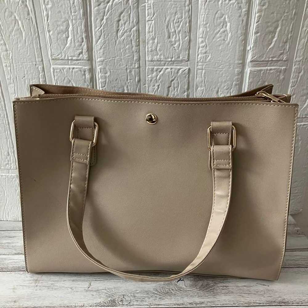 Ladies tote bag in beige color. - image 3