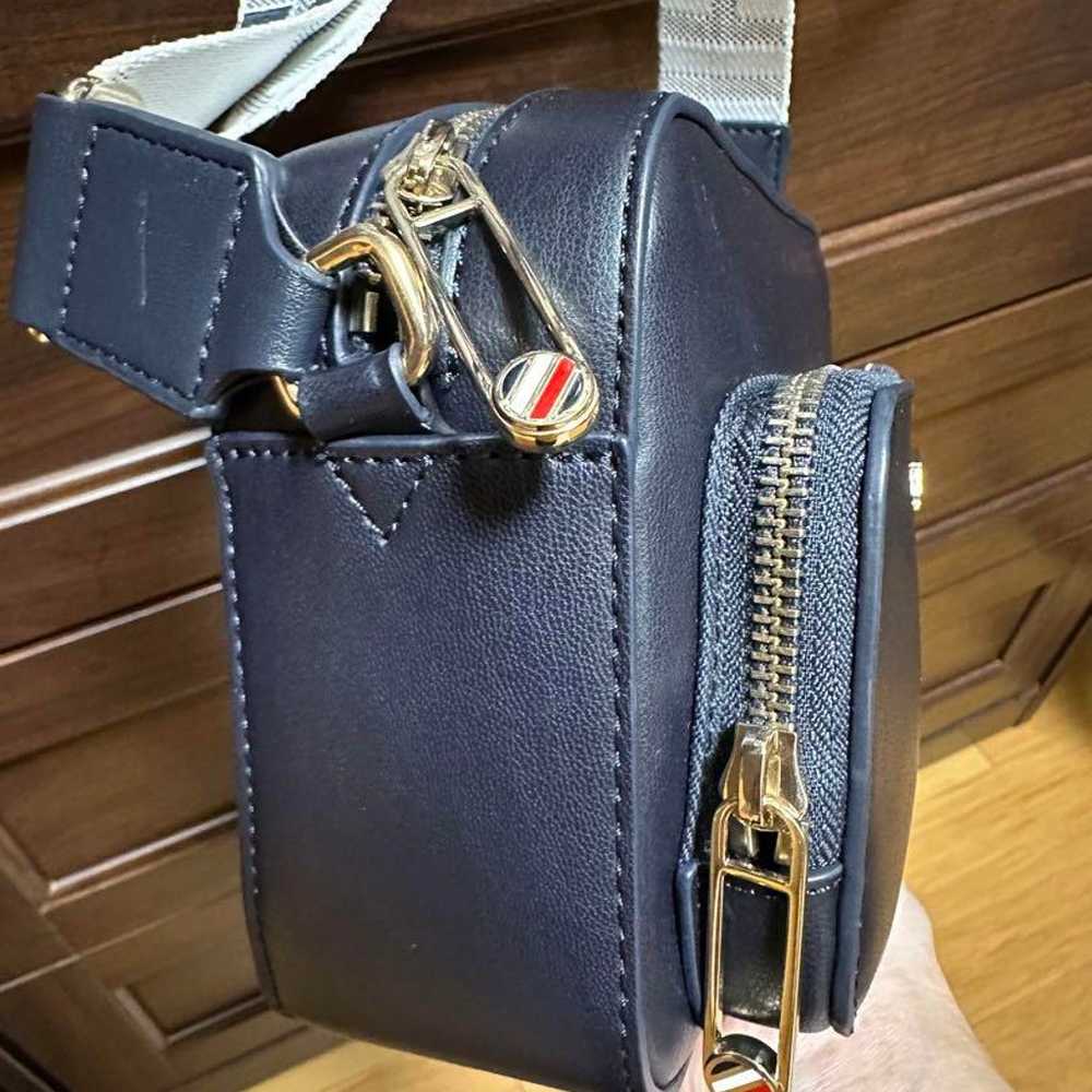 Tommy Hilfiger shoulder bag in navy blue - image 6