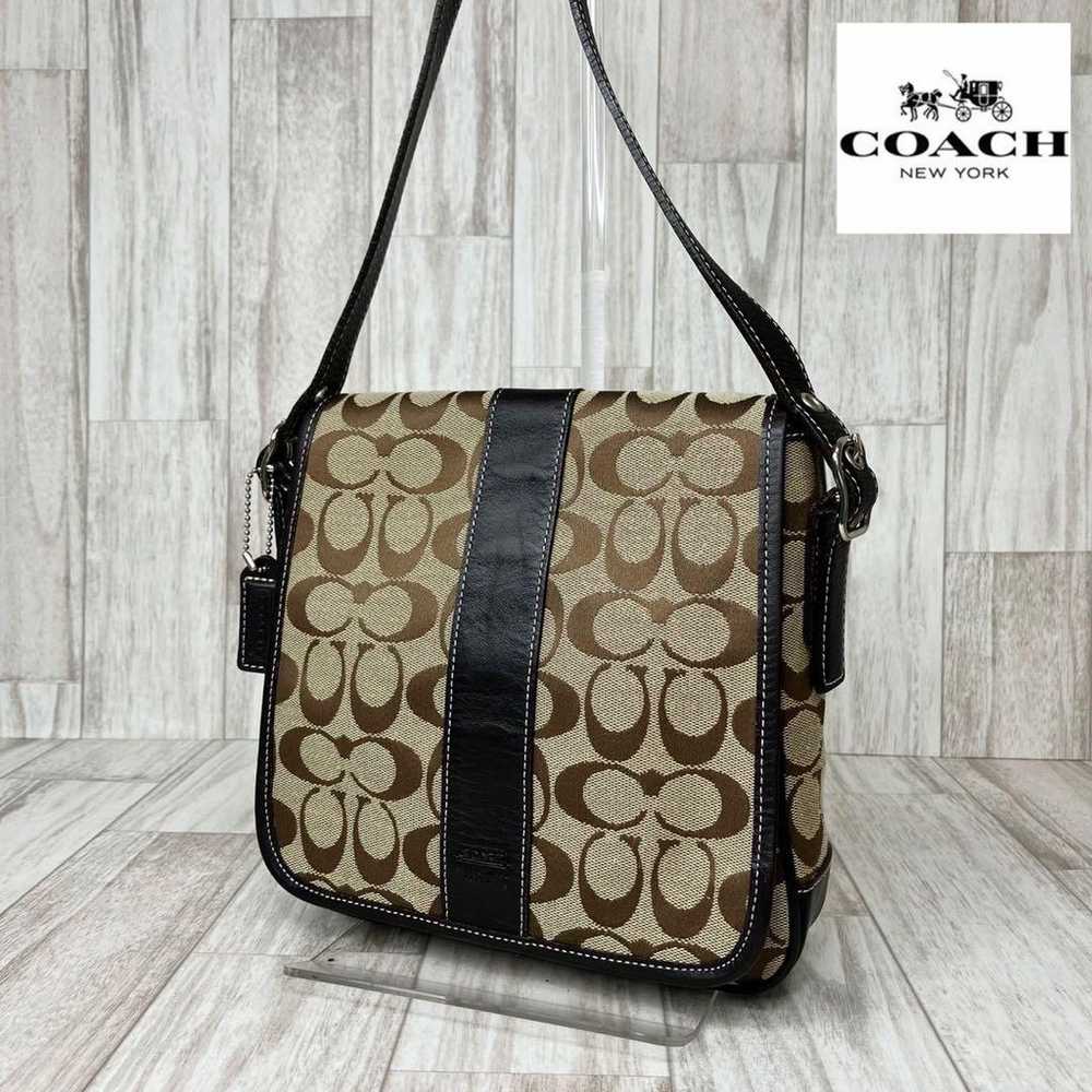 18 COACH Signature Shoulder Bag - image 1