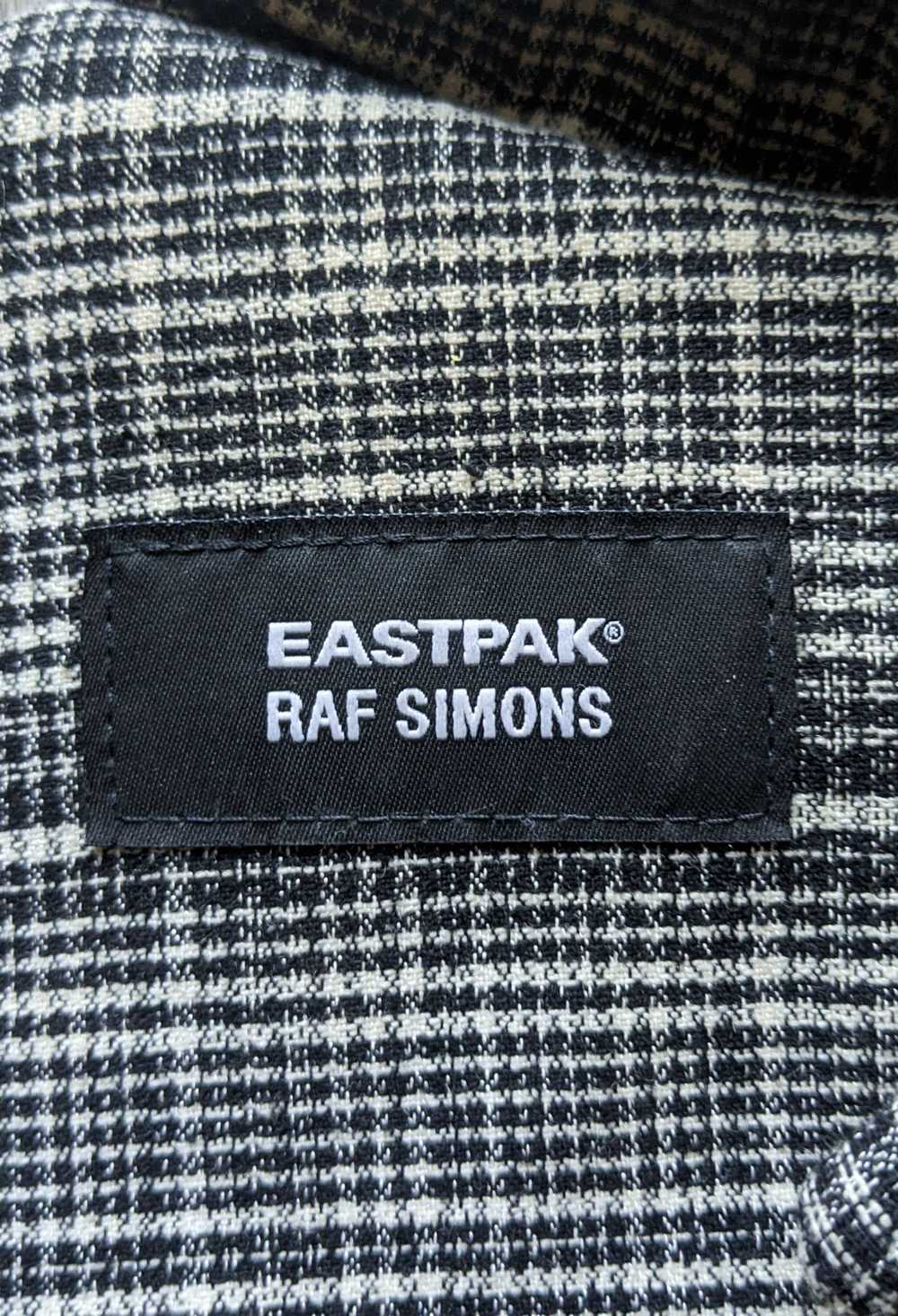 Eastpak × Raf Simons FW18 Sling Bag - image 8