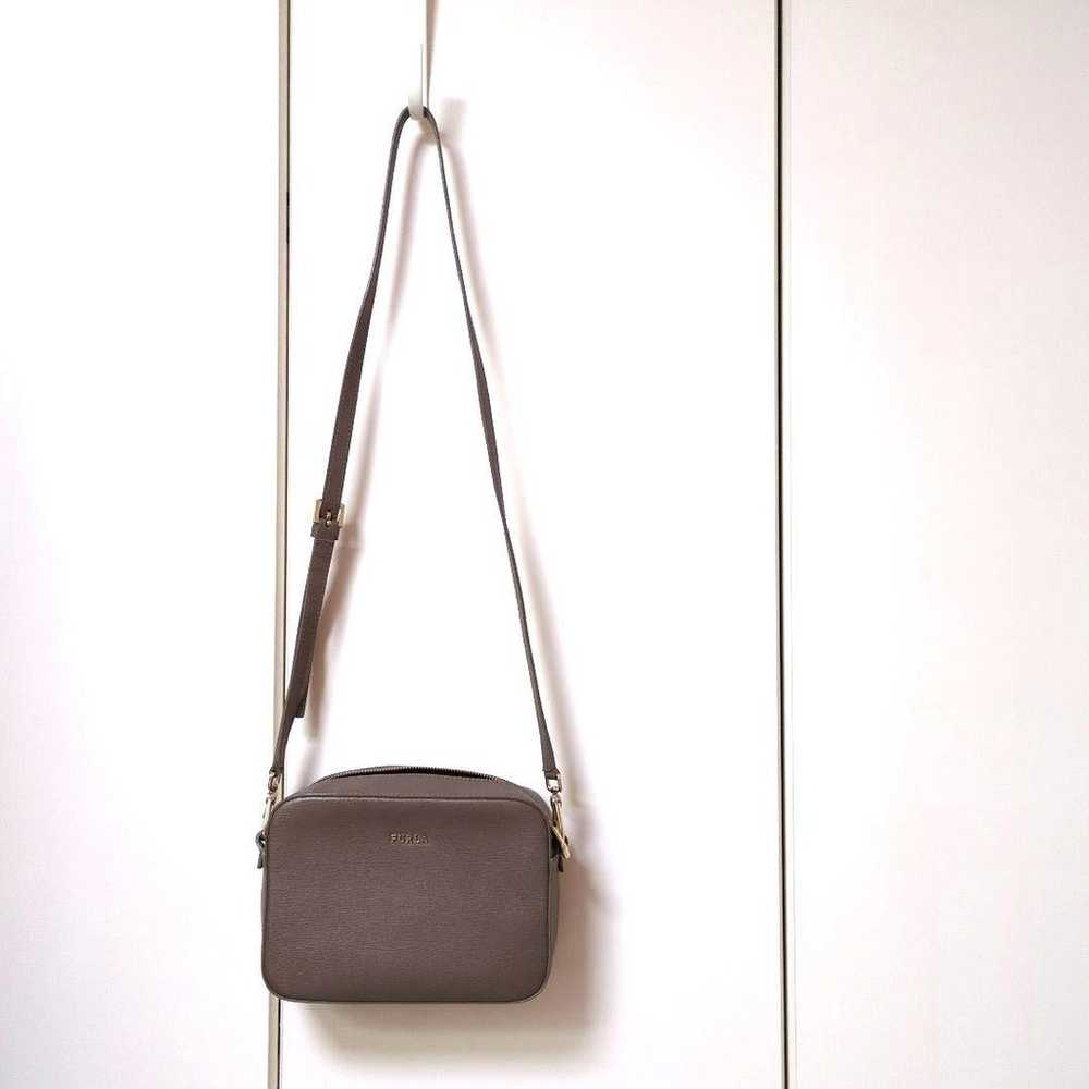 ✨Excellent condition✨ FURLA Shoulder Bag in Dark … - image 3