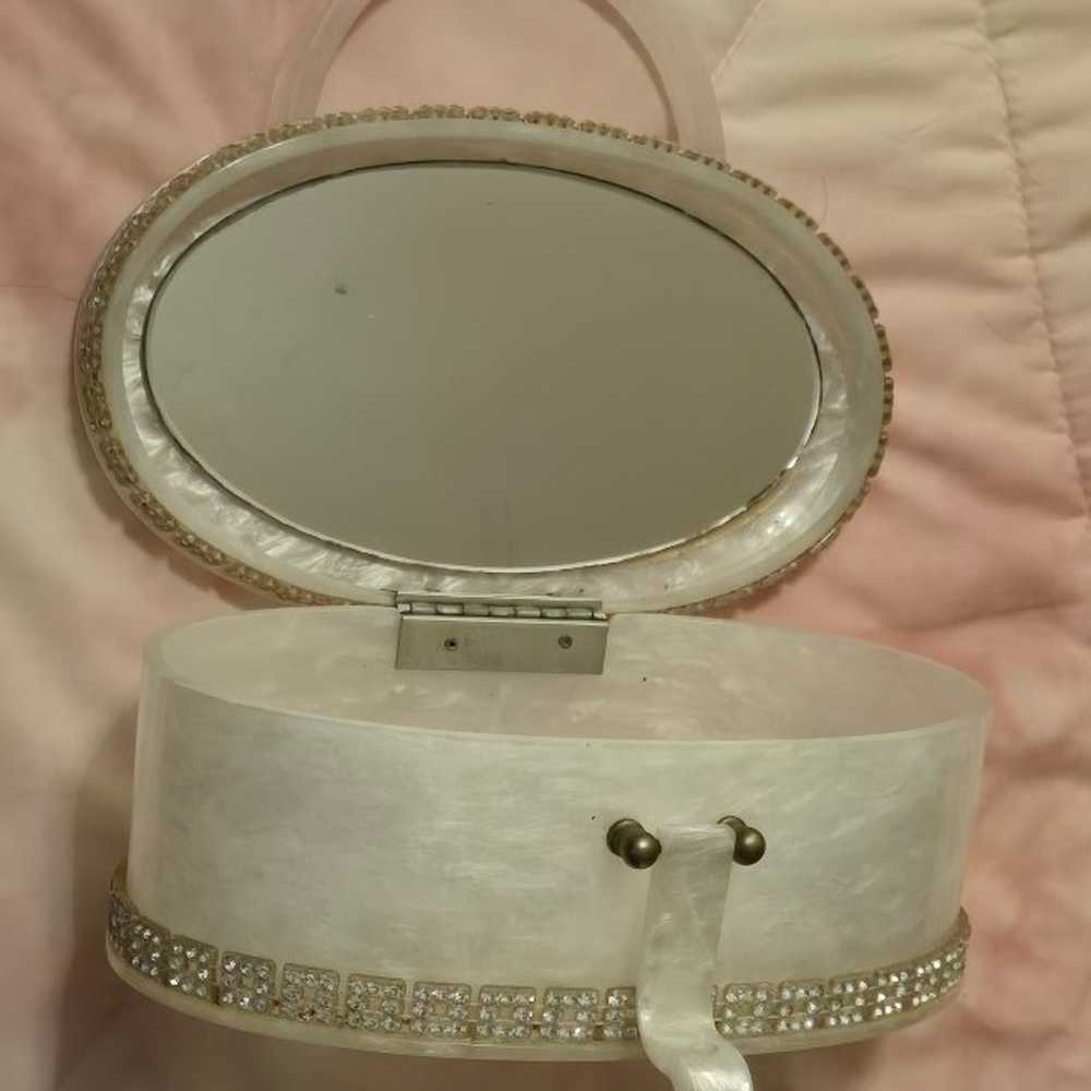 Gorgeous vintage white pearlized lucite clutch. - image 1