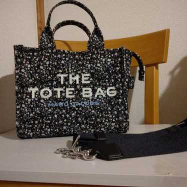 Marc Jacobs THE Tote Bag.