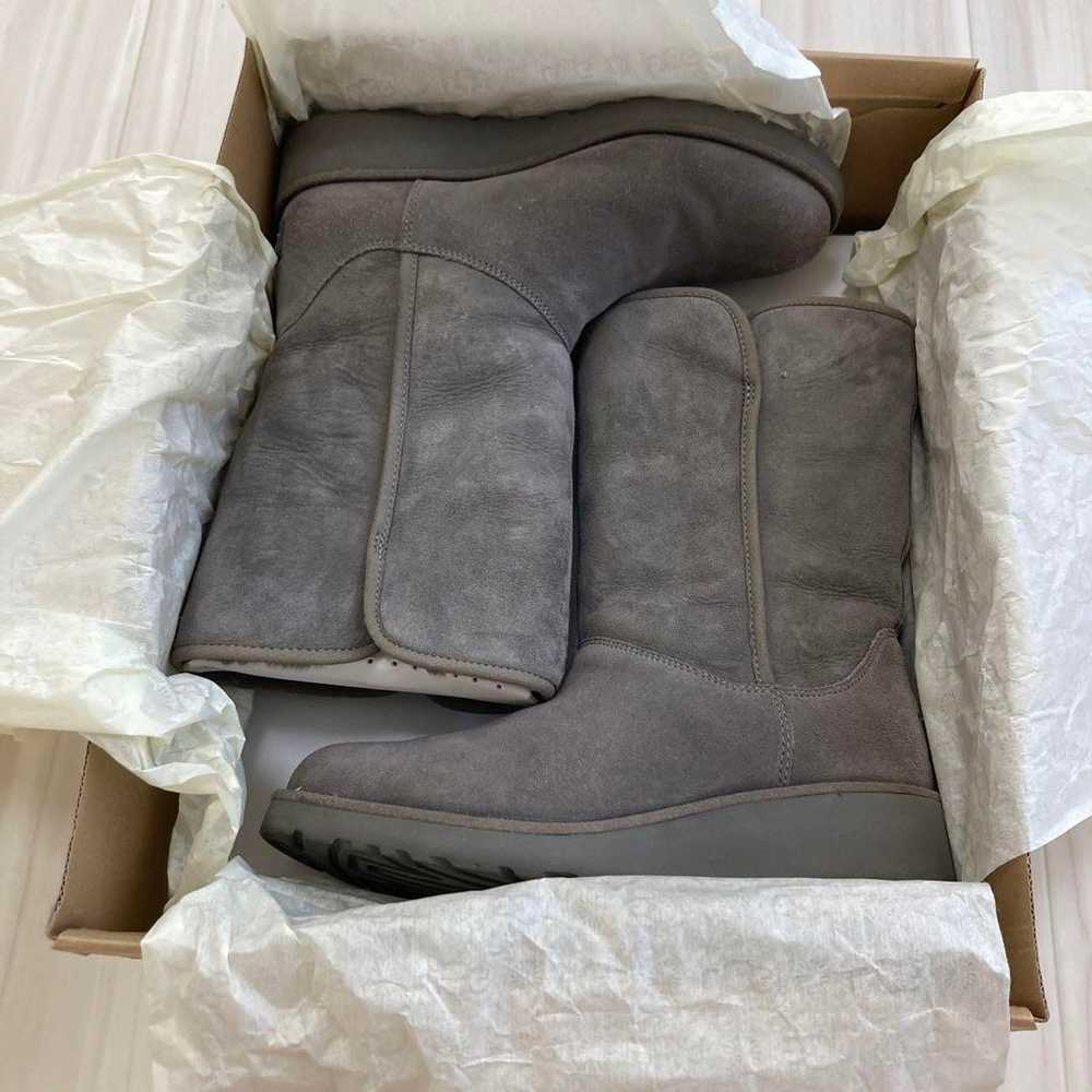 UGG Sheepskin Boots in Grey, 23.5cm - image 9