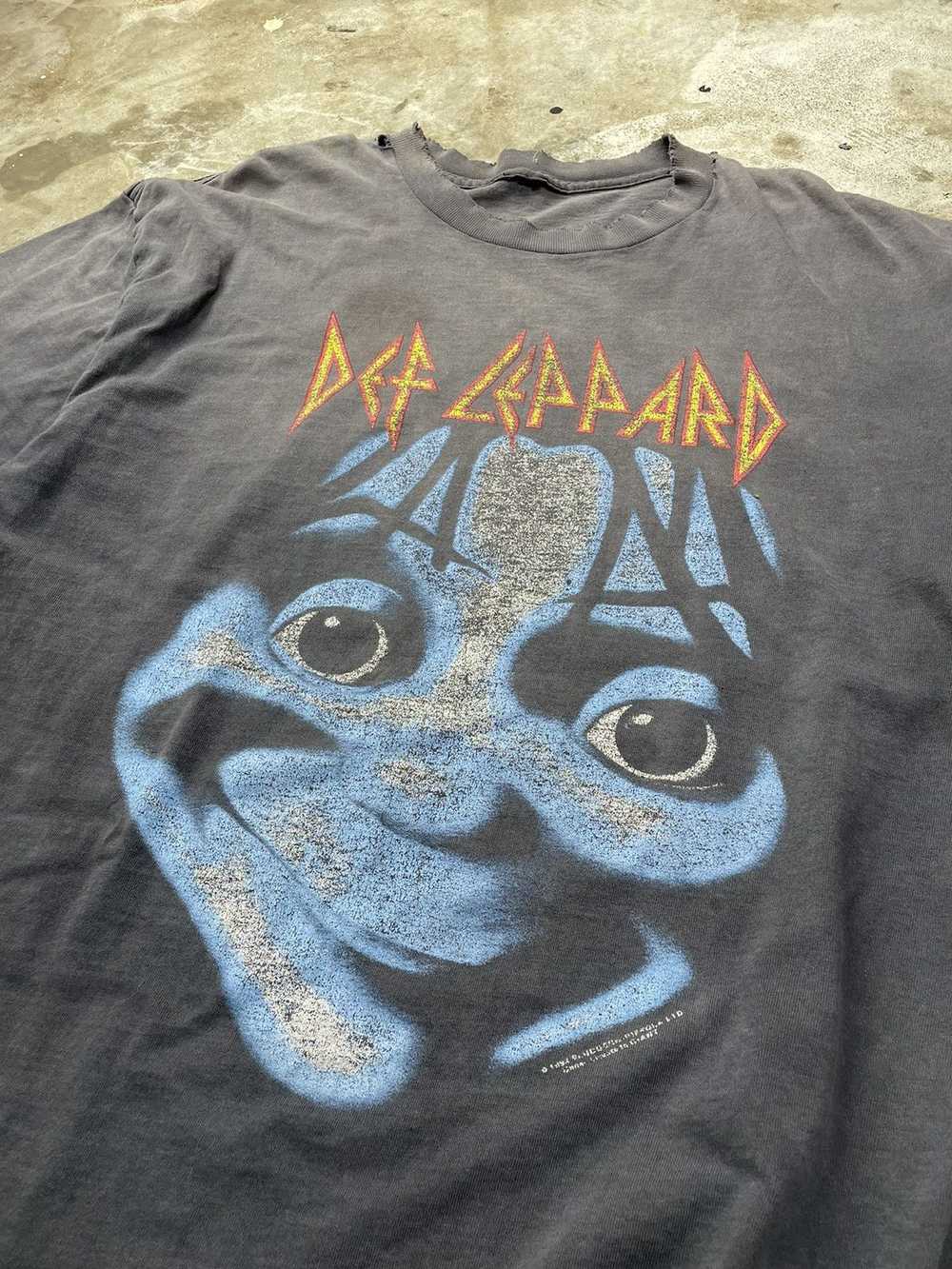 Perfect Fade 90’s Def Leppard Shirt - image 3