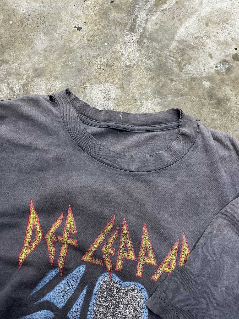 Perfect Fade 90’s Def Leppard Shirt - image 6