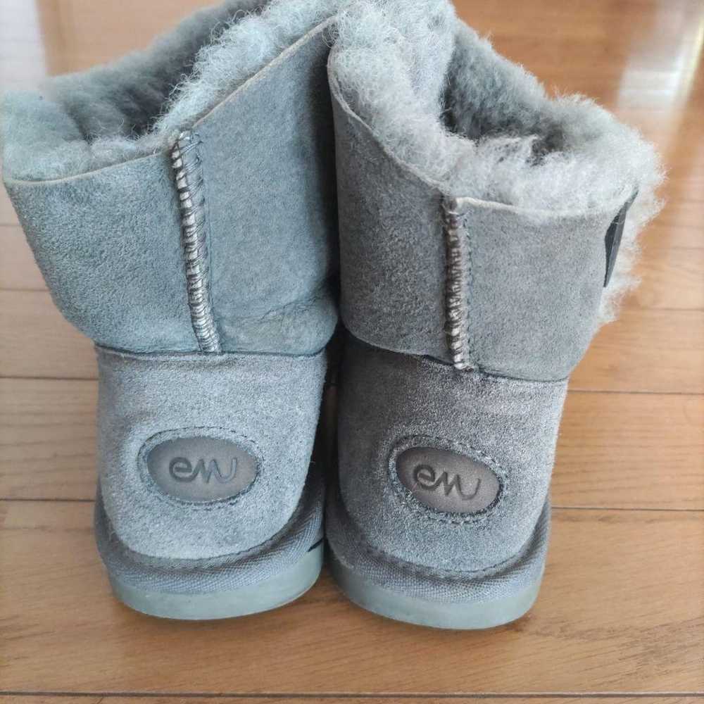 Emu grey sheepskin boots. - image 2