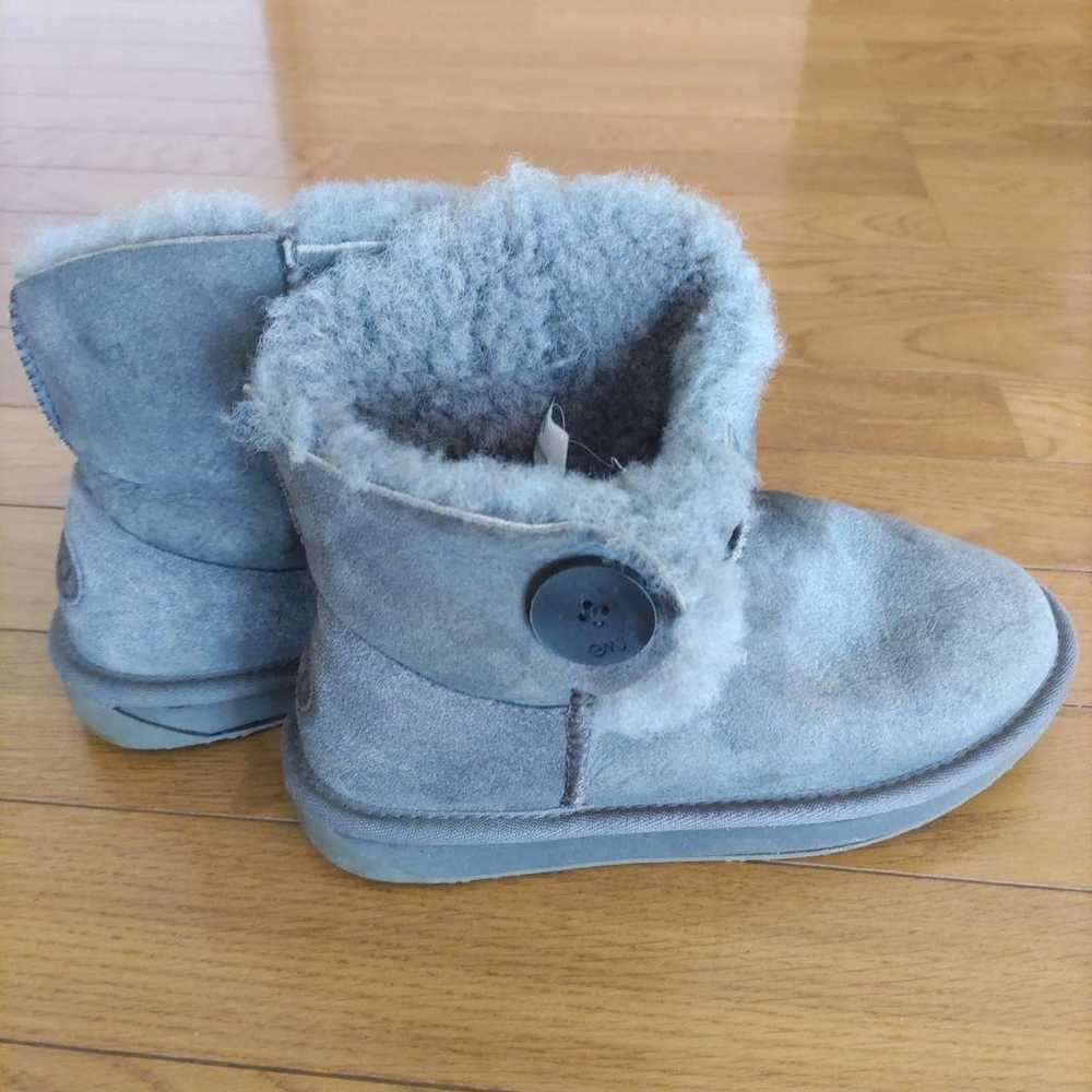 Emu grey sheepskin boots. - image 3