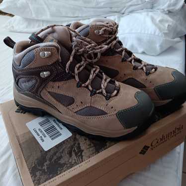 Columbia hiking boots