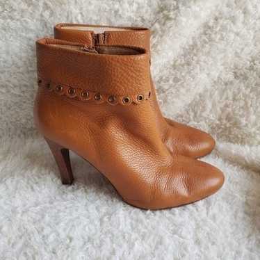 Michael Kors tan scalloped leather ankle boots sz… - image 1