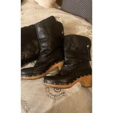 UGG Lynnea II Leather Black Boots heels sz 9 - image 1