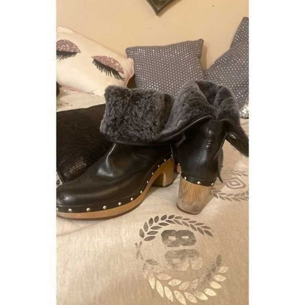 UGG Lynnea II Leather Black Boots heels sz 9 - image 2