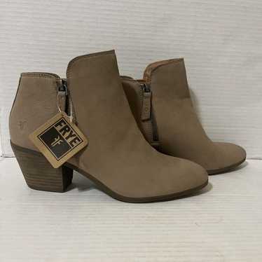 Frye Judith ankle bootie leather double zip whisky brown 9.5M top