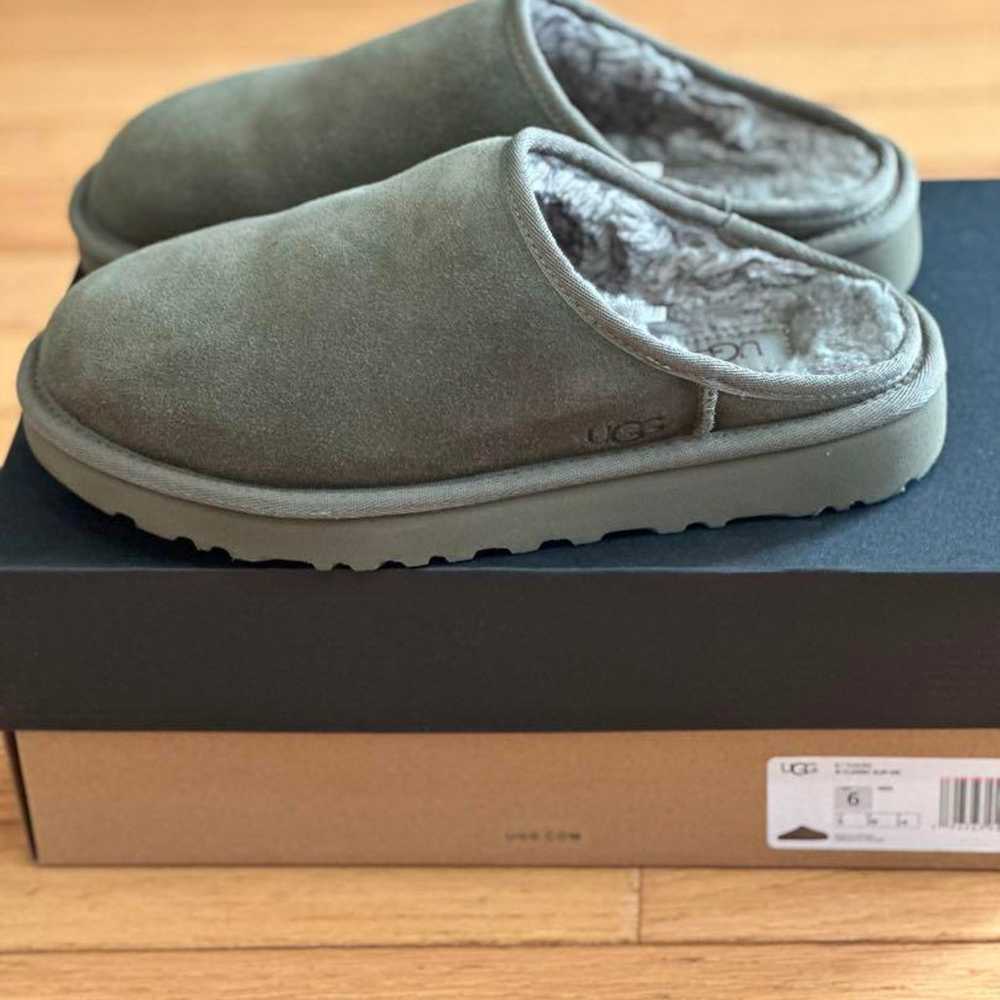 [USED]UGG Sheepskin Slip-on Size 6 - image 3