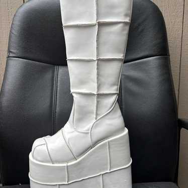 Platform boots Demonia size 7 - image 1