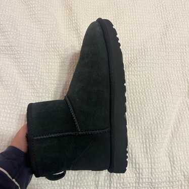 black ugg minis