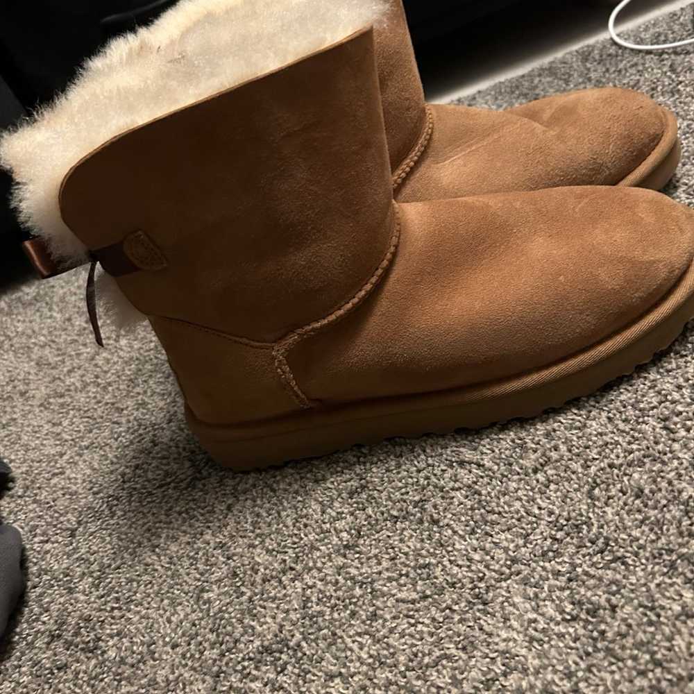 UGGS - image 2