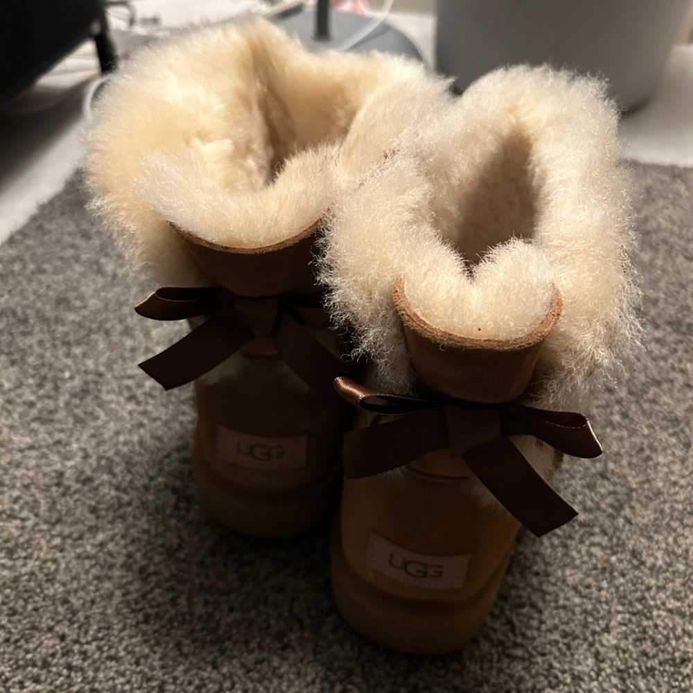 UGGS - image 3