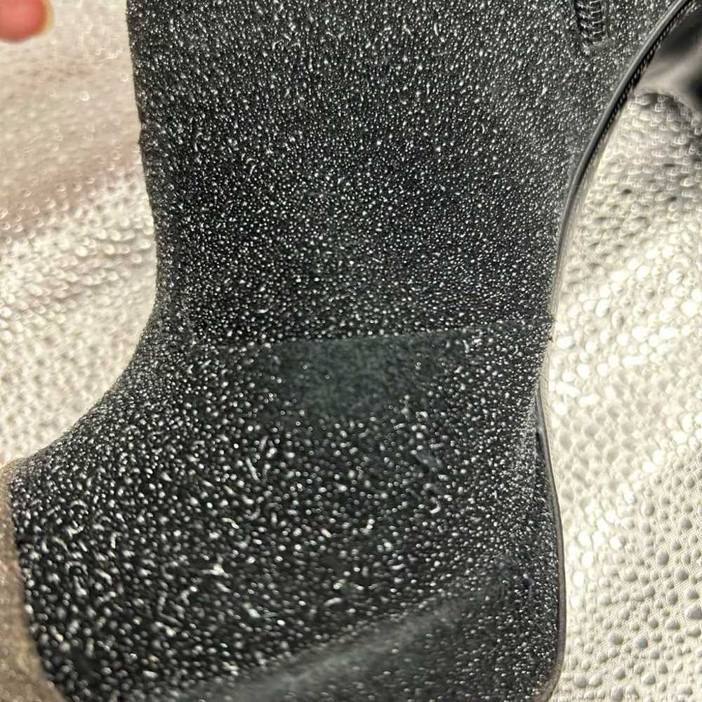 CHANEL INTERLOCKING CC GLITTER SUEDE CAP TOE ANKL… - image 5