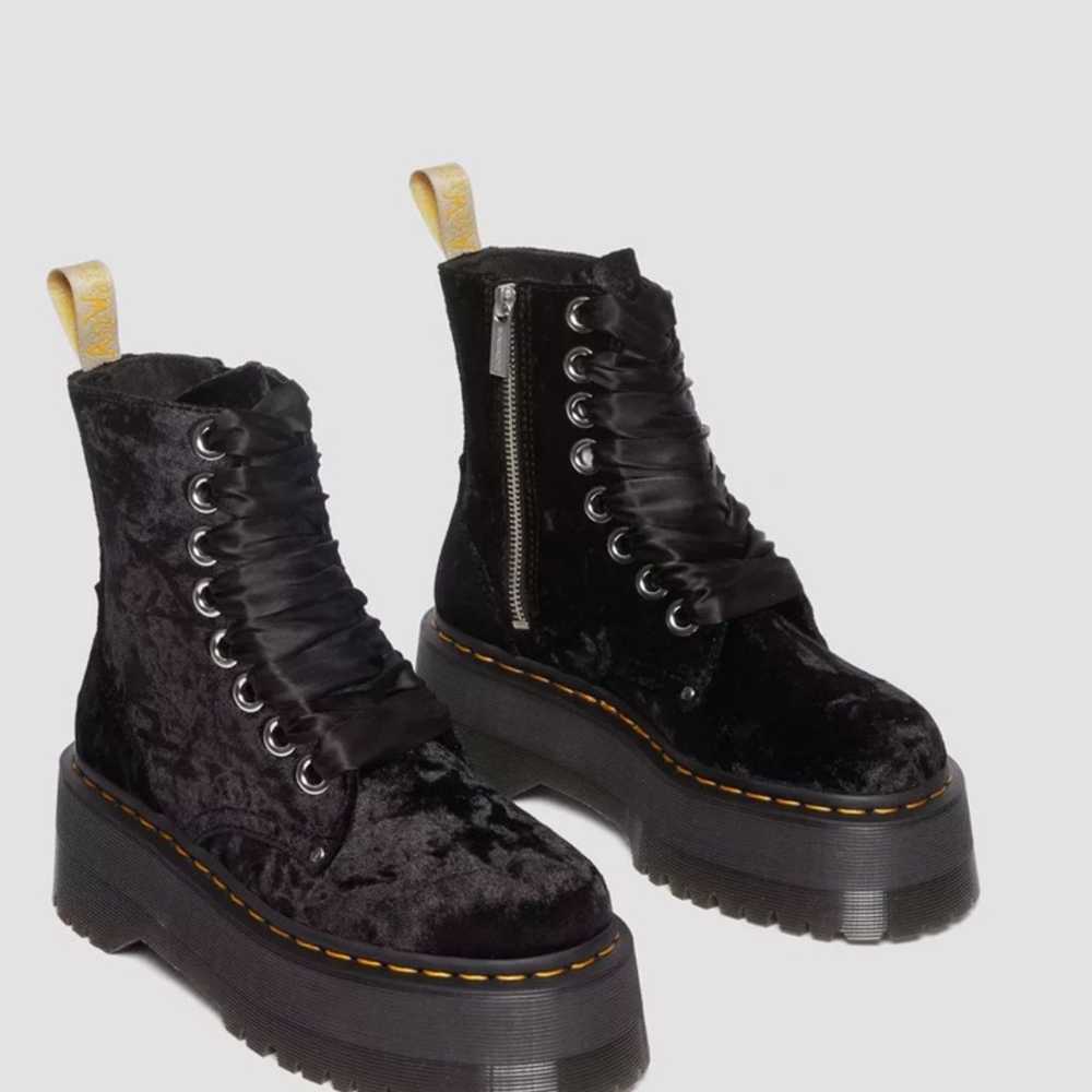 US 9 Dr. Martens Vegan Jadon Boot Max Crushed Vel… - image 10