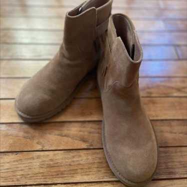 UGG brown/beige fringe boots W Cara 8 - image 1