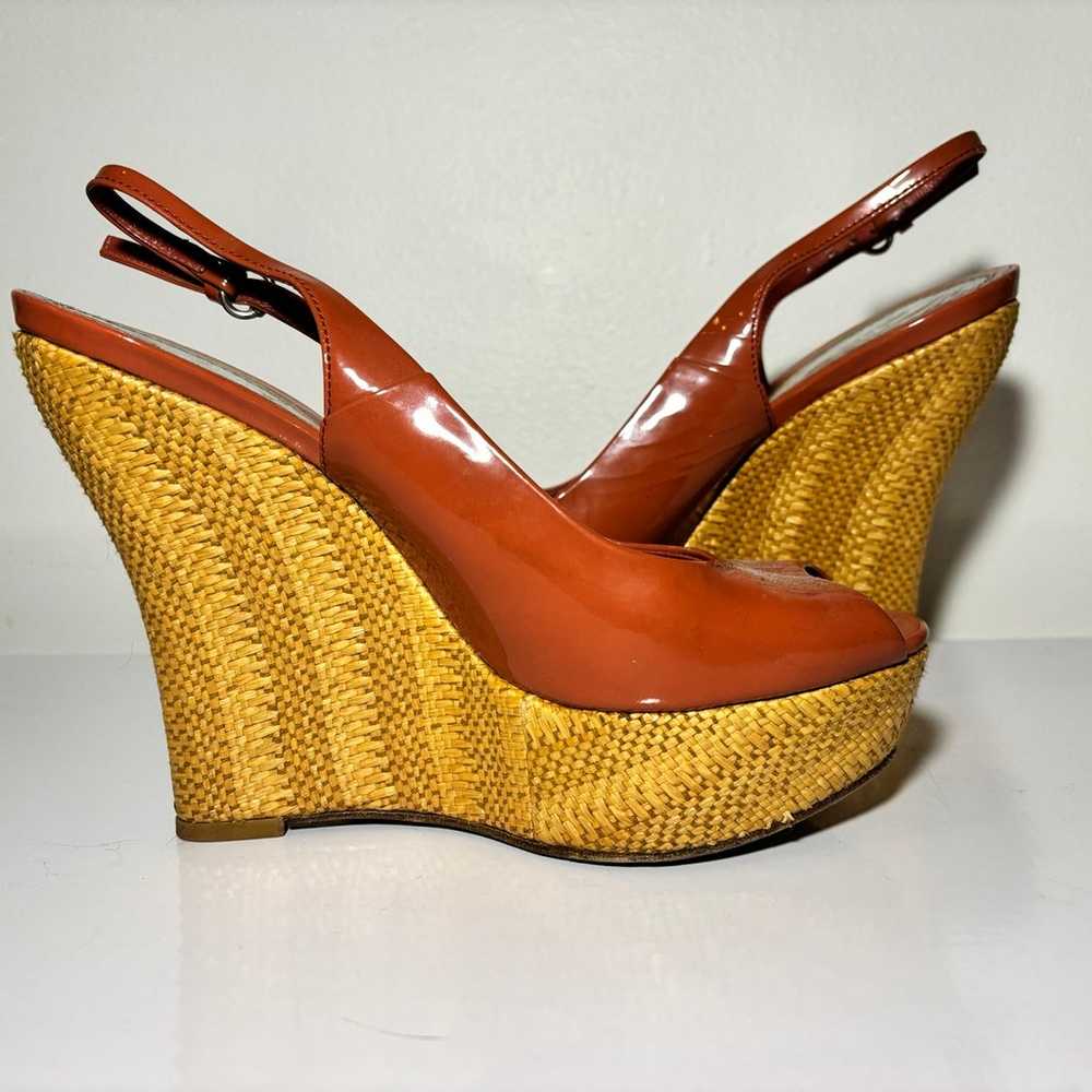 Vintage Gucci coral patent leather wedges - image 10