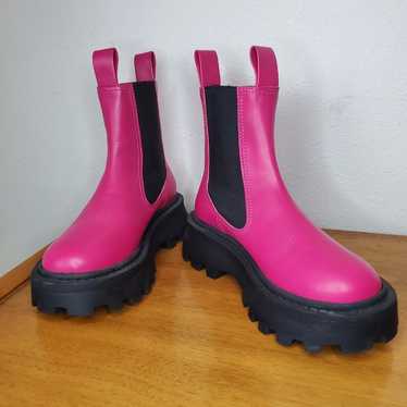 SIMON MILLER Pink Scrambler Boots Pull On Leather… - image 1