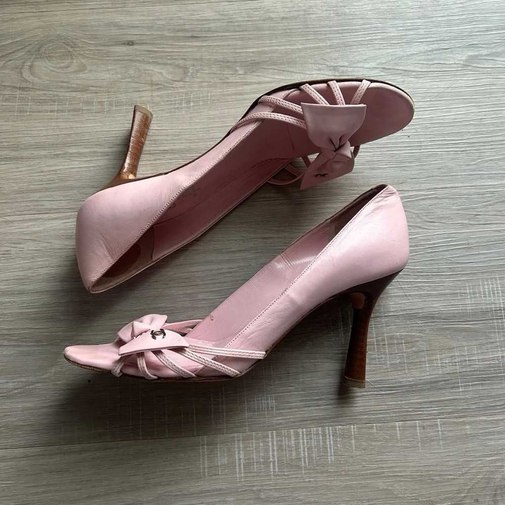 Vintage 90s Pink Chanel heels - image 2