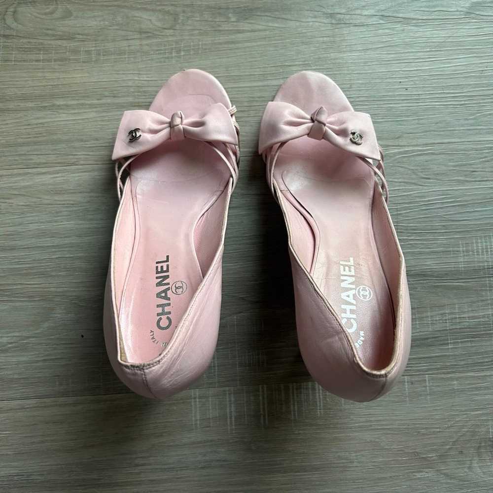 Vintage 90s Pink Chanel heels - image 3