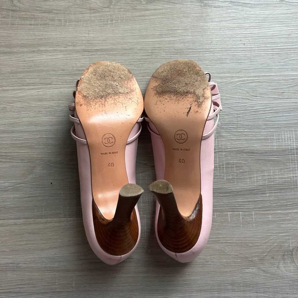 Vintage 90s Pink Chanel heels - image 4