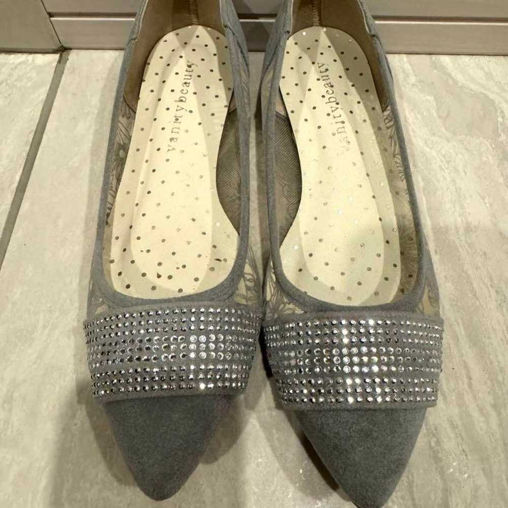 Vanity Beauty Gray Stone Flat Shoes Pumps - image 1