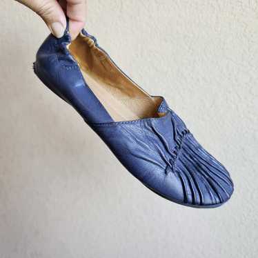 chocolat blu shoes Size 7 Cam3 Navy Leather Pleat… - image 1