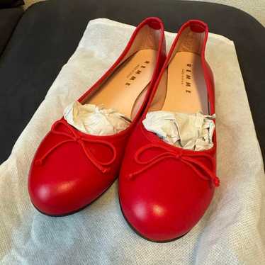 SHIPS REMME Red flat shoes.