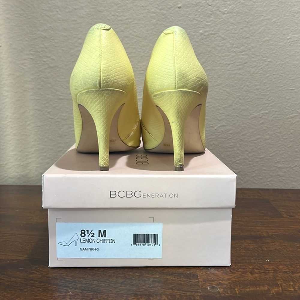 BCBGeneration Lemon Chiffon Pointed Toe Heel 8.5 - image 3